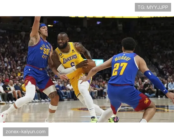 深度报道:湖人末节崩盘再暴露短板,哈姆的临场调度引发质疑 深度报道:湖人末节崩盘再暴露短板,哈姆的临场调度引发质疑